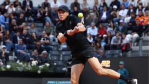 Sinner em ação durante o Roma Open