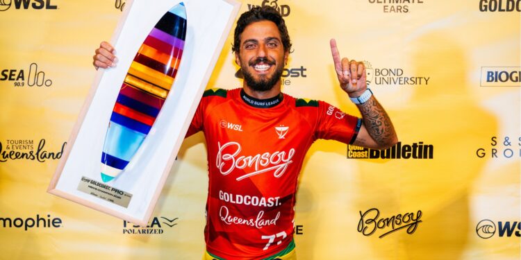 Filipe Toledo após título em Gold Coast