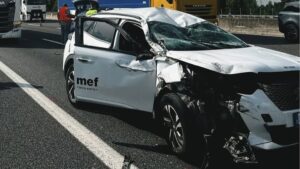 Carro de tenista brasileira após acidente