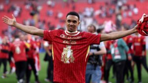 Alexander-Arnold, lateral do Liverpool