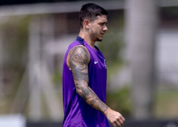 Rodrigo Garro em treino pelo Corinthians