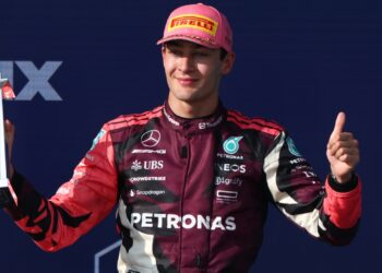 George Russell no pódio em Miami