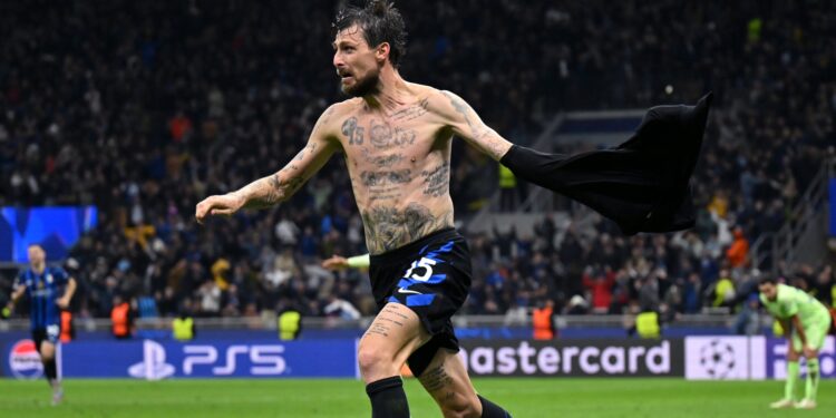 Acerbi comemora gol na semifinal da Champions League