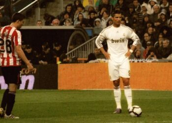 O jogador que mais fez gols de falta na história