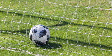 Futebol - Créditos: depositphotos.com / dechevm
