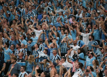 Torcida do grêmio - Créditos: depositphotos.com / thenews2.com