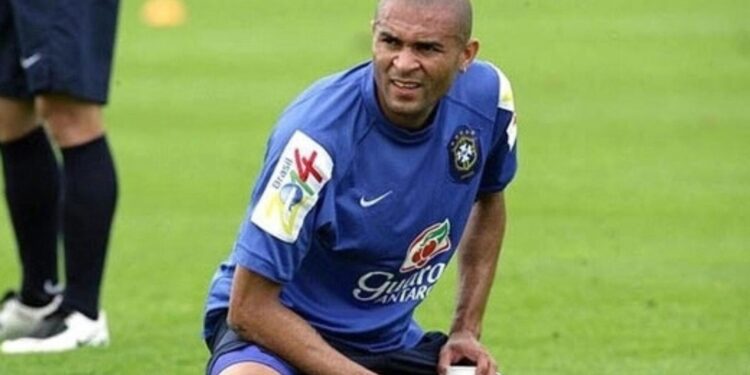 Afonso Alves, ex-jogador de futebol