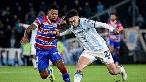 Lance de partida entre Racing e Fortaleza