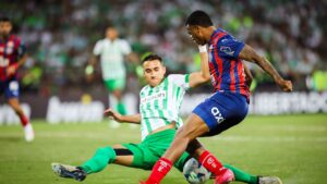 Lance de partida entre Atlético Nacional e Bahia