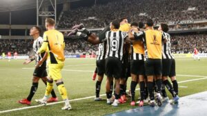 Lance de partida entre Botafogo e Estudiantes