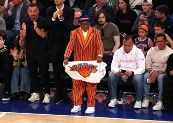 Spike Lee, diretor de cinema, durante partida entre Knicks e Pacers