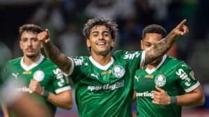 Facundo Torres, do Palmeiras, comemora gol marcado contra o BOlívar