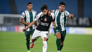 Lance de partida entre Racing-URU e Corinthians