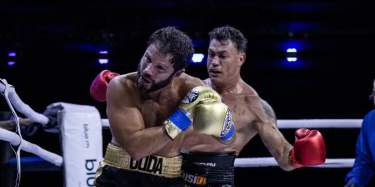 Cena da luta entre Duda Nagle e Popó