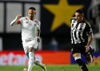 Neymar, do Santos, durante partida contra o Atlético-MG