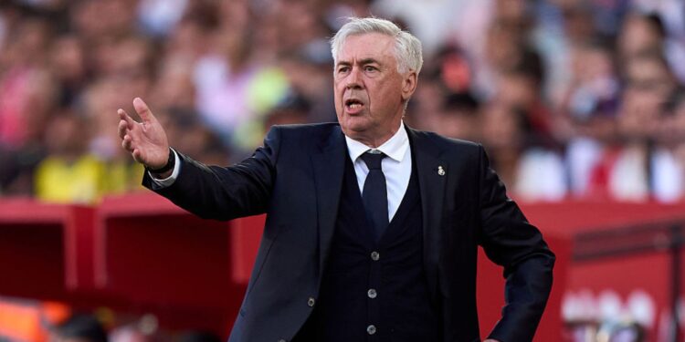 Carlo Ancelotti, treinador do Real Madrid, durante partida contra o Sevilla