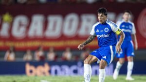 Lance de partida entre Vila Nova e Cruzeiro