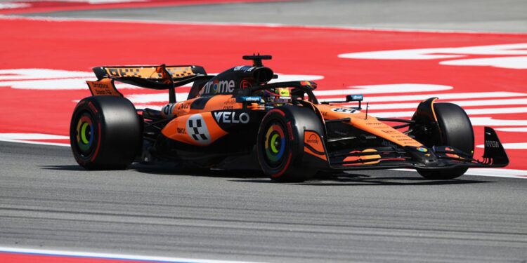 Oscar Piastri, piloto da McLaren, durante qualificação para o GP da Espanha