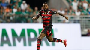 Gerson, do Flamengo, durante partida contra o Palmeiras