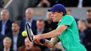 Jannik Sinner, tenista italiano, durante partida contra Arthur Rinderknech