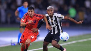 Lance de partida entre Botafogo e Universidad de Chile