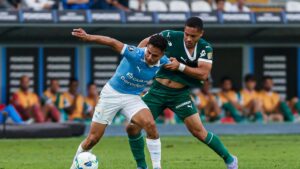 Lance de partida entre Sporting Cristal e Palmeiras