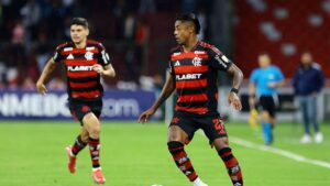Bruno Henrique, do Flamengo, durante partida contra a LDU