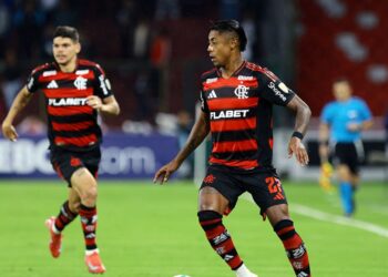 Bruno Henrique, do Flamengo, durante partida contra a LDU