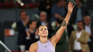 Aryna Sabalenka, tenista bielorrussa, comemora vitória contra Elina Svitolina