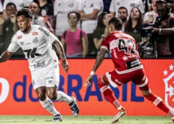 Lance de partida entre Santos e CRB