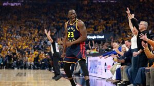 Draymond Green, ala-pivô do Golden State Warriors, durante jogo 4 contra o Houston Rockets