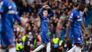 Cole Palmer, do Chelsea, comemora gol marcado contra o Liverpool