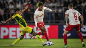 Lance de partida entre RB Bragantino e Mirassol