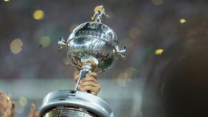 Clubes com mais títulos na Libertadores dominam a história do futebol
