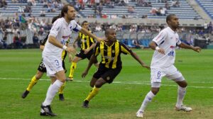 Quem é o jogador que mais vezes foi artilheiro da Libertadores?