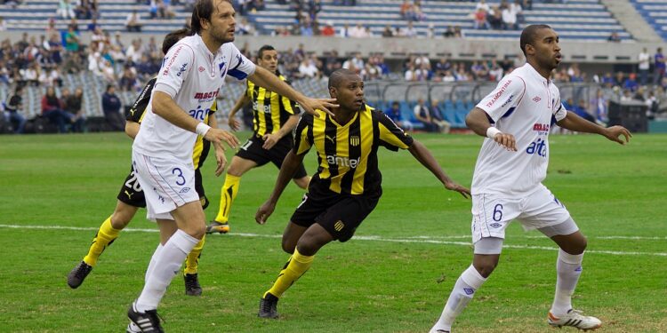 Quem é o jogador que mais vezes foi artilheiro da Libertadores?