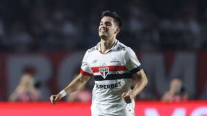 Bobadilla em ação pelo São Paulo