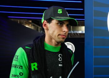 Gabriel Bortoleto, piloto da Sauber na F1.