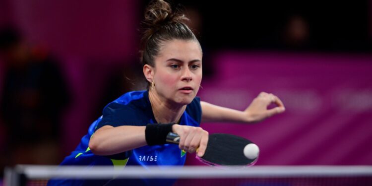 Bruna Takahashi vence no Mundial de Tênis de Mesa.