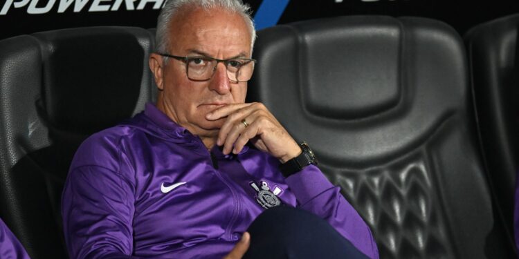 Dorival fala sobre eliminação do Corinthians na Sul-Americana.