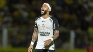 Dorival Jr prometeu conversar com Memphis