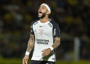 Dorival Jr prometeu conversar com Memphis