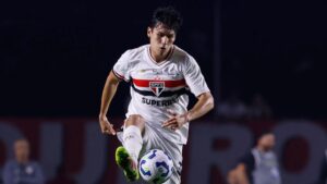 Ferraresi, lateral do São Paulo.