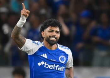 Gabigol defende o Cruzeiro no Brasileirão.