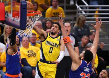 Haliburton conduz Pacers à vitória na NBA.