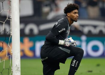 Hugo Souza não gostou nada da atuação do Corinthians