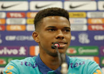 Estevão na coletiva - Créditos: https://www.flickr.com/photos/cbf_futebol/53968988309