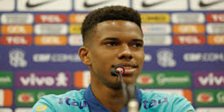 Estevão na coletiva - Créditos: https://www.flickr.com/photos/cbf_futebol/53968988309