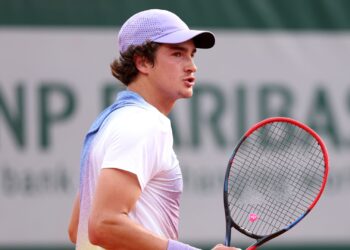 João Fonseca enfrentou Hubert Hurkacz pela primeira rodada de Roland Garros.