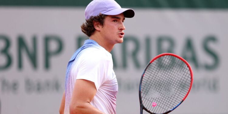 João Fonseca enfrentou Hubert Hurkacz pela primeira rodada de Roland Garros.